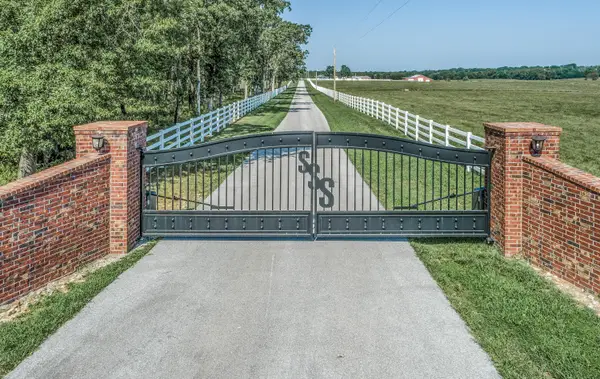 4697 N Farm Road 175, Springfield, MO 65803