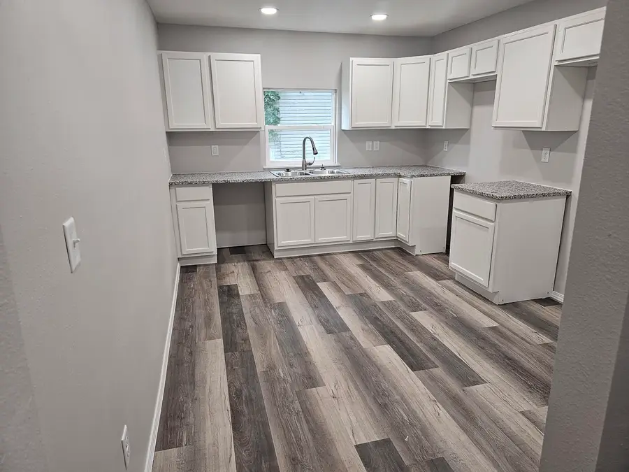 1307 E Locust Street, Springfield, MO 65803 - Image #2