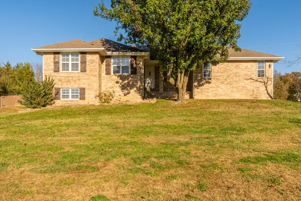 284 Crimson Circle, Ozark, MO 65721