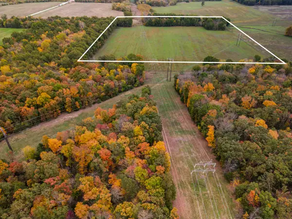 008 Highway 32, Stockton, MO 65785