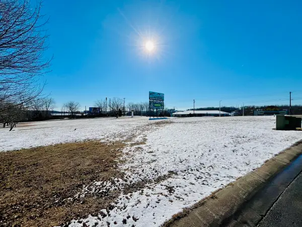 2720 Shepherd Of The Hills Expressway, Branson, MO 65616