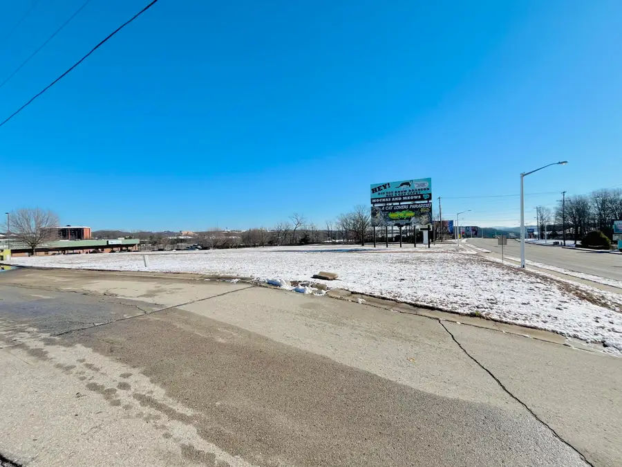 2720 Shepherd Of The Hills Expressway, Branson, MO 65616 - #2