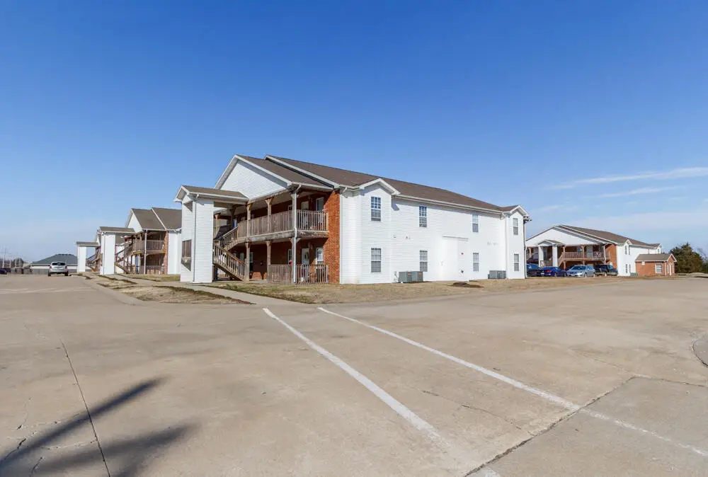 2176 Beck Lane, Lebanon, MO 65536 - Image #1