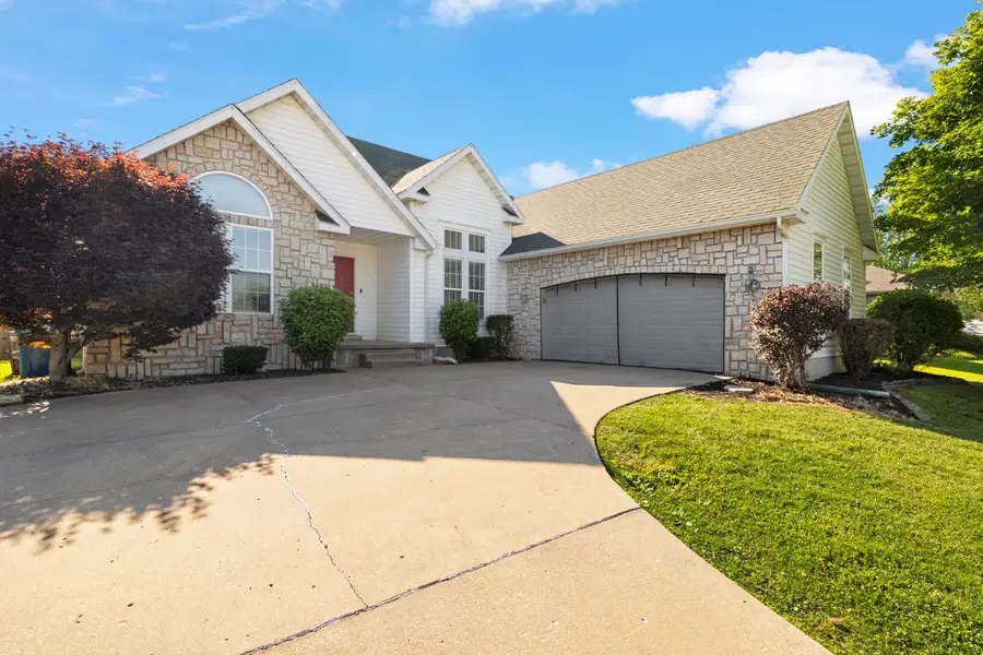 573 S Barnstable, Nixa, MO 65714 - Image #2