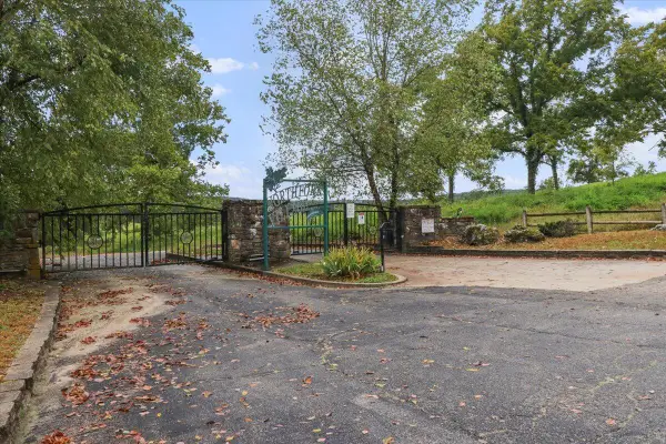 000 Northfork Village Road, Tecumseh, MO 65760