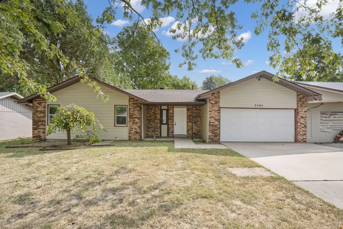3702 S Walnut Hill Drive, Springfield, MO 65807 - Image #1