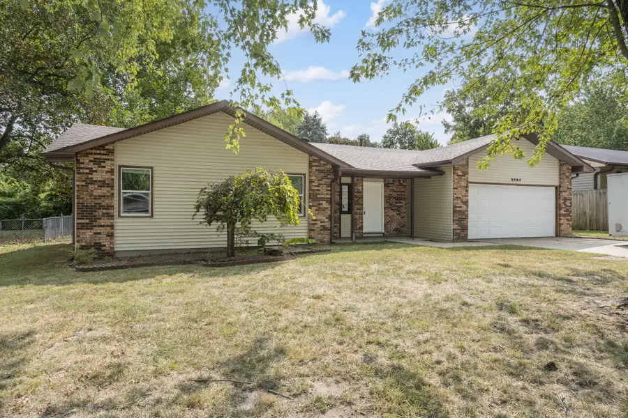3702 S Walnut Hill Drive, Springfield, MO 65807 - Image #2