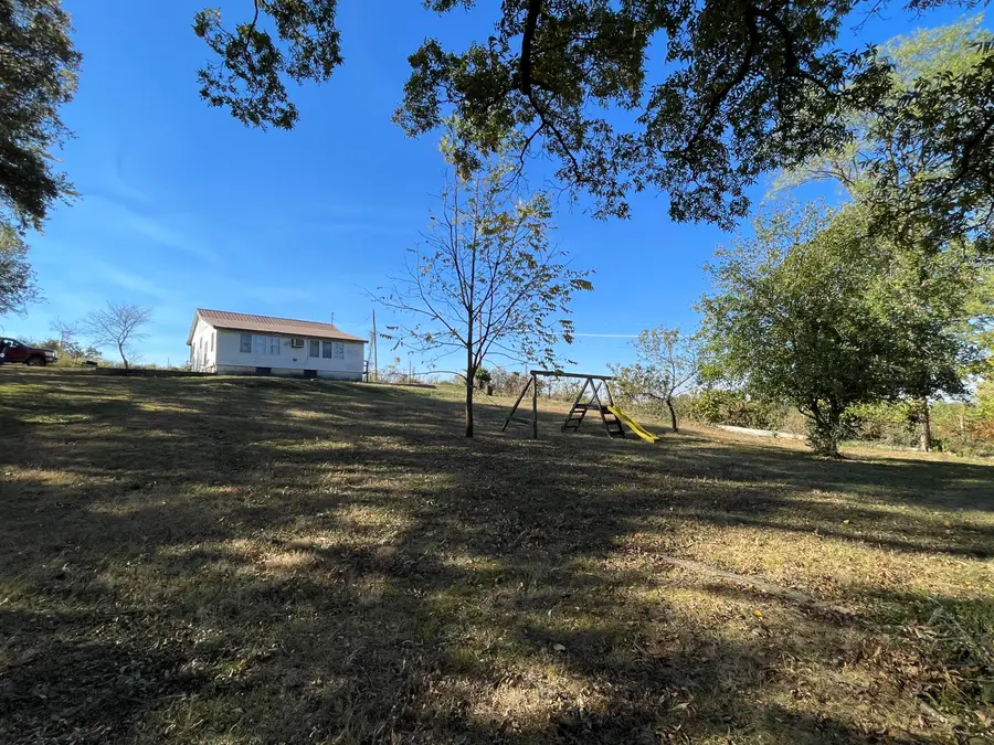 205 Hamilton Avenue, Ava, MO 65608 - Image #2