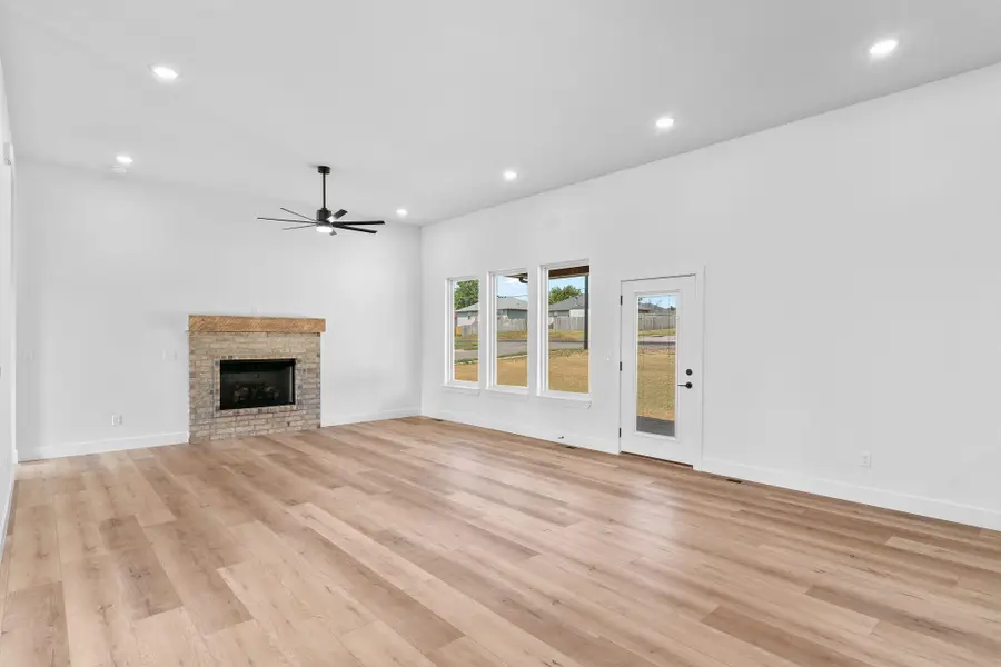 603 S Foxridge Avenue, Republic, MO 65738 - #2