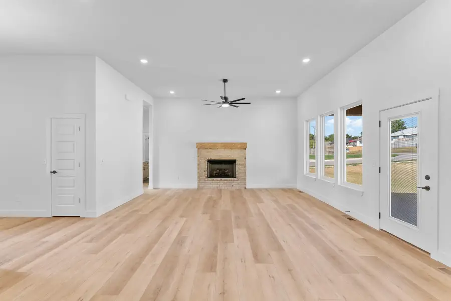 603 S Foxridge Avenue, Republic, MO 65738 - #3