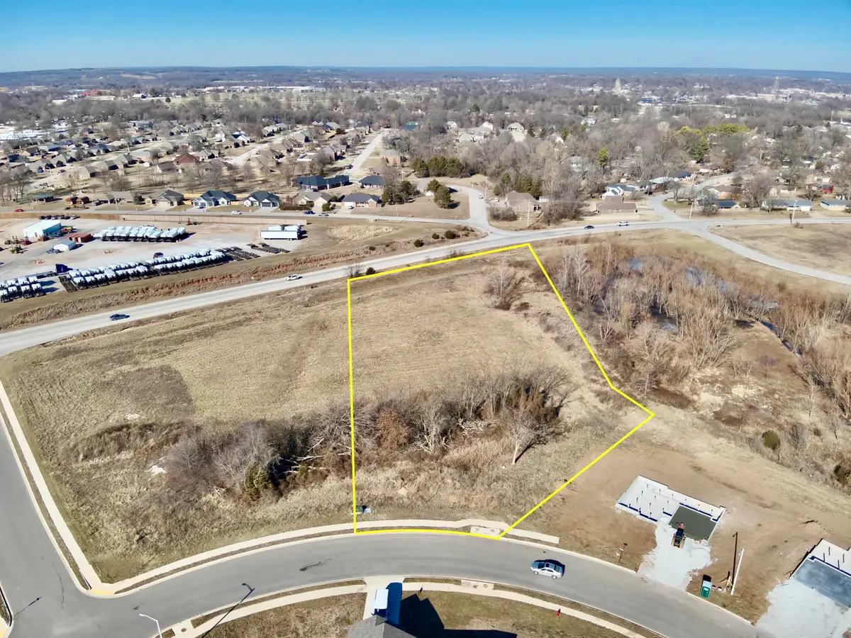 001 S Durango Drive, Bolivar, MO 65613 - Image #1