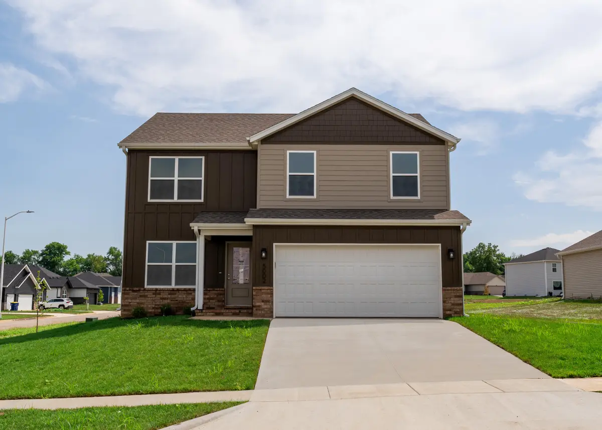 3906 E Fieldcrest Court, Brookline, MO 65619 - Image #1