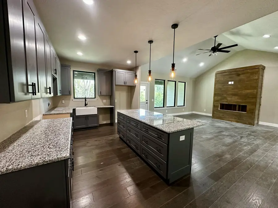 654 Walkington Lane, Branson, MO 65616 - Image #2