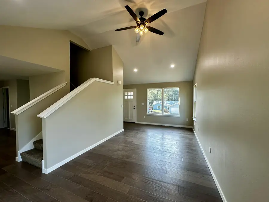 202 Eric Drive, Kirbyville, MO 65679 - Image #3