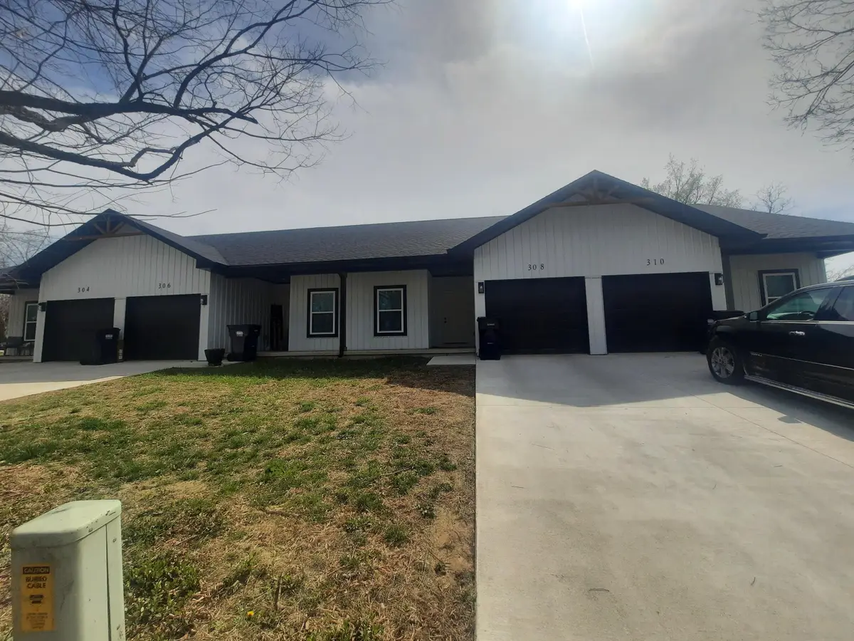 304-310 Grant Street, Buffalo, MO 65622 - Image #1