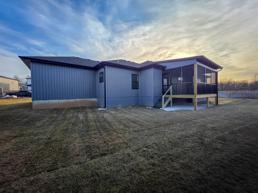 120 E Acacia Circle, Clever, MO 65631 - Image #2