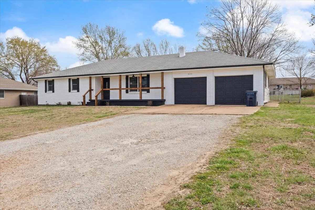 824 S Locust Street, Buffalo, MO 65622 - #1