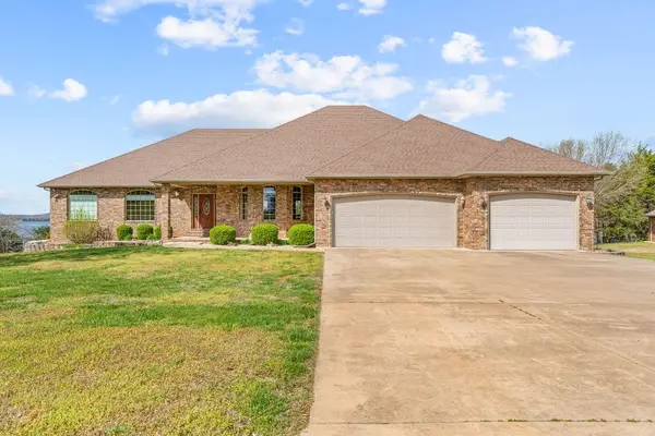 181 Merlot Road, Lampe, MO 65681