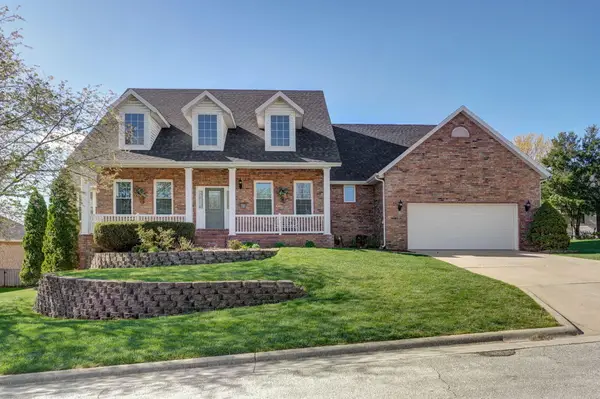 2712 W Executive Circle, Ozark, MO 65721