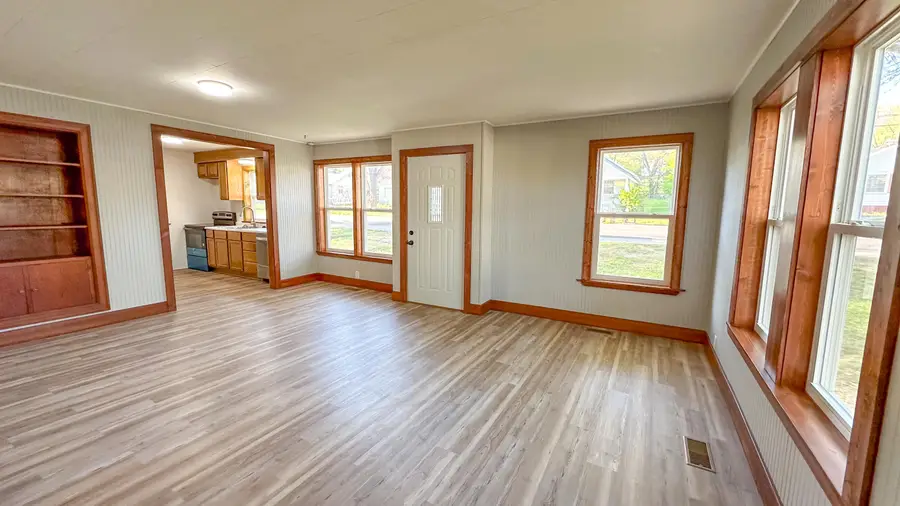 612 E Benton Avenue, Ava, MO 65608 - Image #2