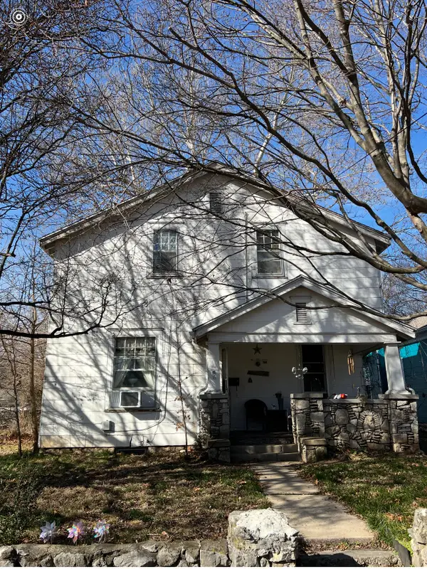 855 S Broadway Avenue, Springfield, MO 65806