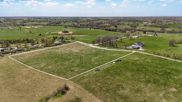 000 Kentucky Road, Ozark, MO 65721