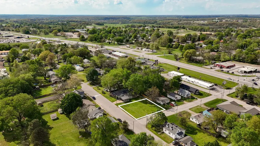 1221 S Market Street, Mount Vernon, MO 65712 - Image #2