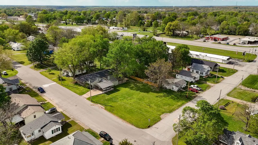 1221 S Market Street, Mount Vernon, MO 65712 - Image #3