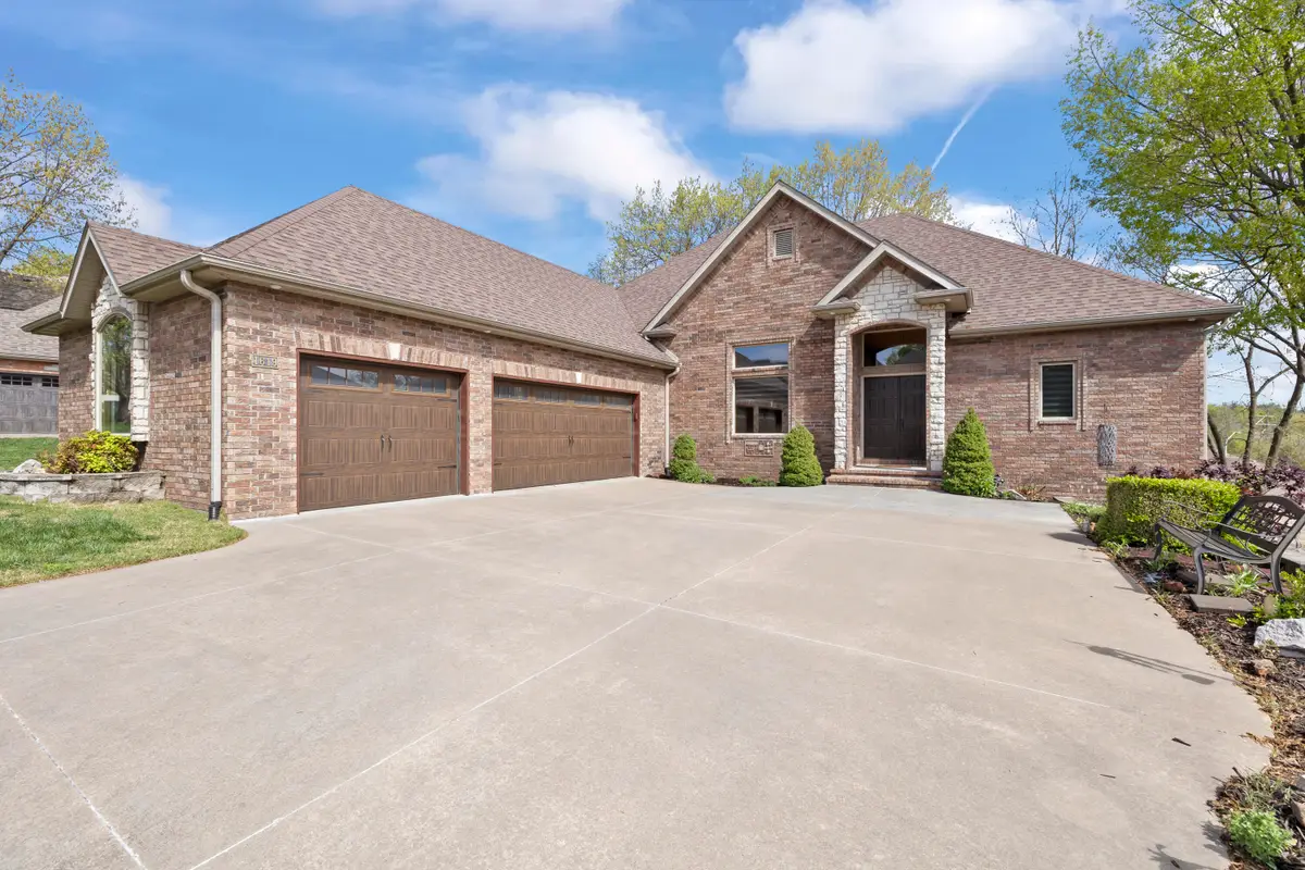 1619 E Wood Oaks Street, Springfield, MO 65804 - Image #1