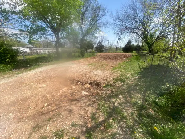 1137 E Thoman Street, Springfield, MO 65803