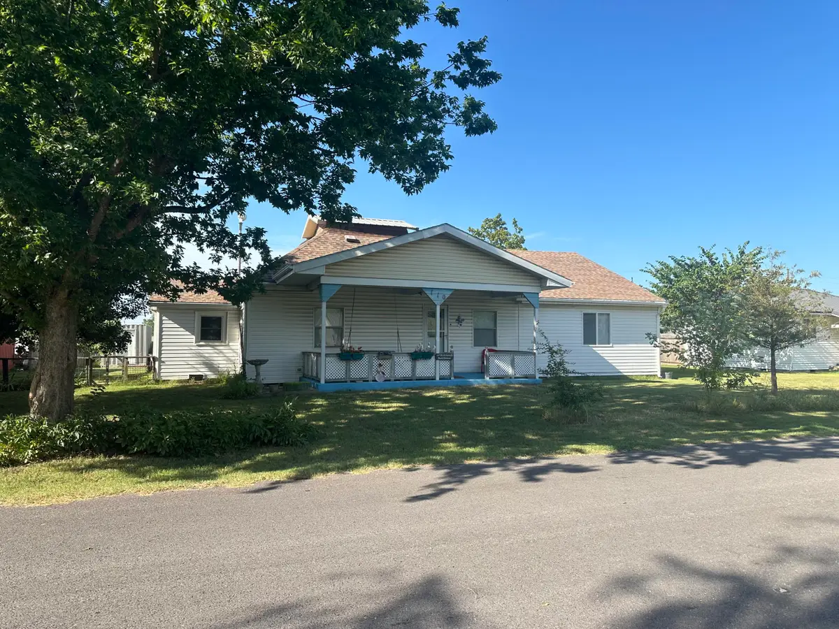 110 E Russell Street, Goodman, MO 64843 - Image #1