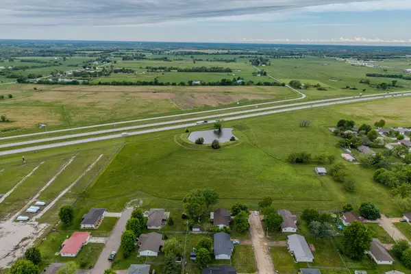 000 W Erskine & Drake Street, Bolivar, MO 65613