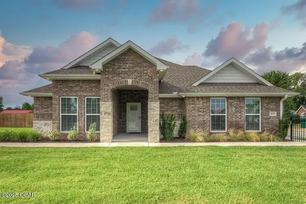 1818 W Fountain Road, Webb City, MO 64870