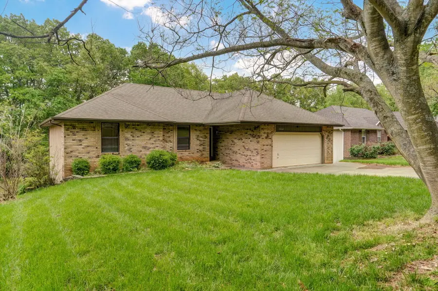 5808 S Honeysuckle Lane, Battlefield, MO 65619 - Image #2