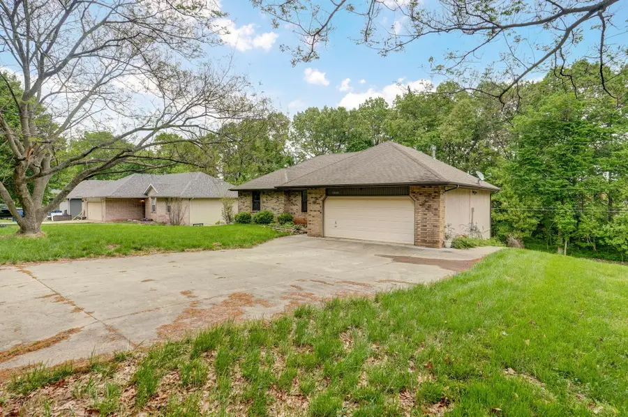5808 S Honeysuckle Lane, Battlefield, MO 65619 - Image #3