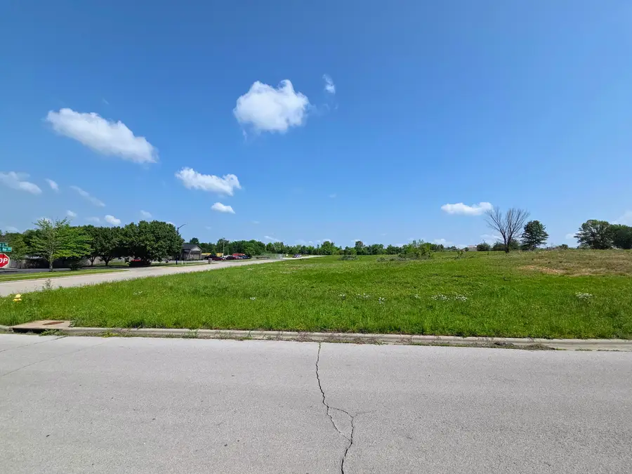 960 N Lindsey Avenue #Lot 16, Republic, MO 65738 - #2