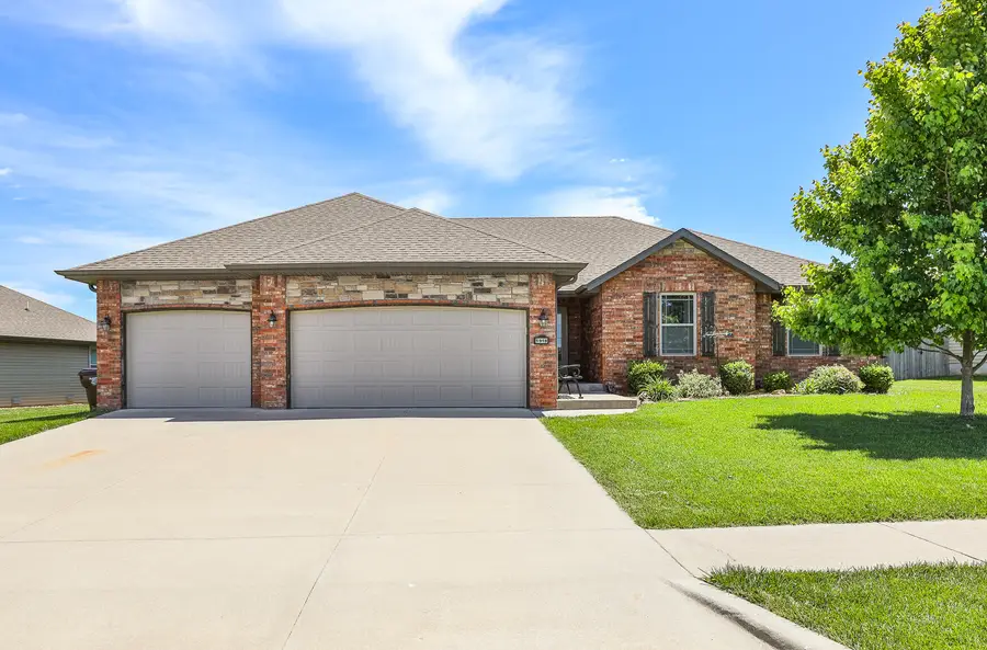 1918 N Brook Hollow Drive, Nixa, MO 65714 - Image #2