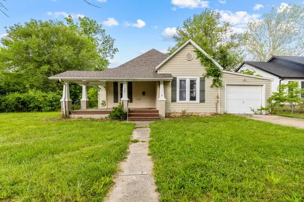 537 S Jefferson Avenue, Aurora, MO 65605