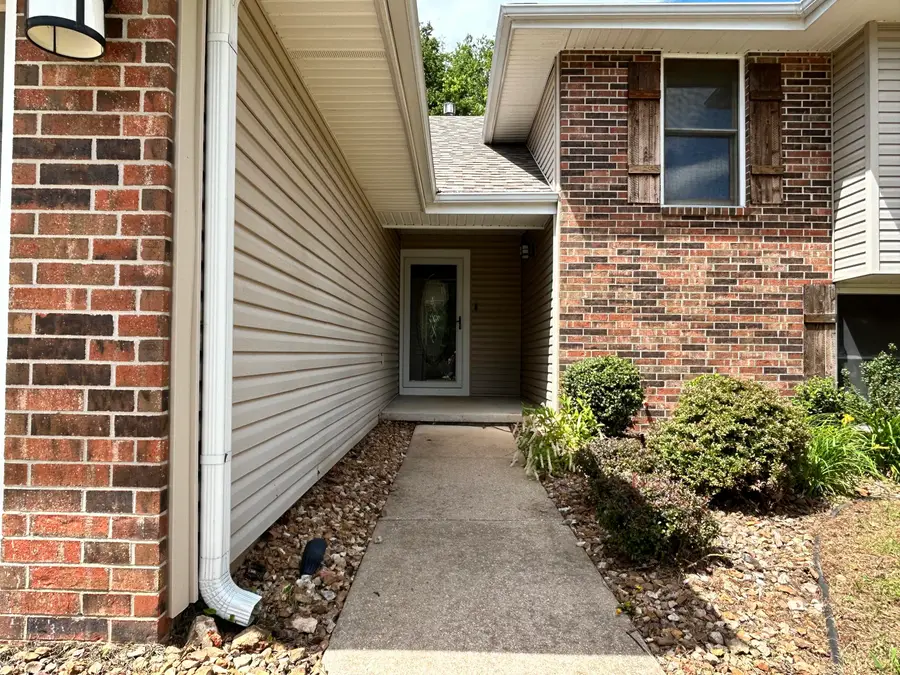 3223 W Primrose Street, Springfield, MO 65807 - Image #2