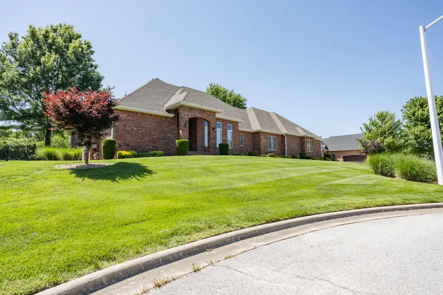 8326 Shinnecock Drive, Nixa, MO 65714 - Image #2