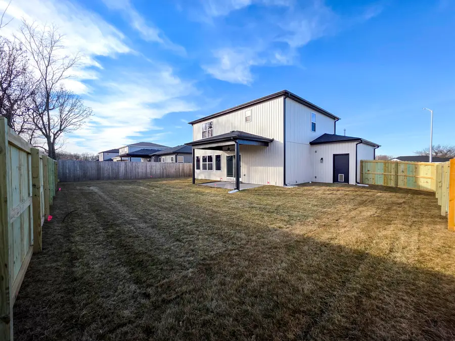 106 E Acacia Circle, Clever, MO 65631 - Image #2