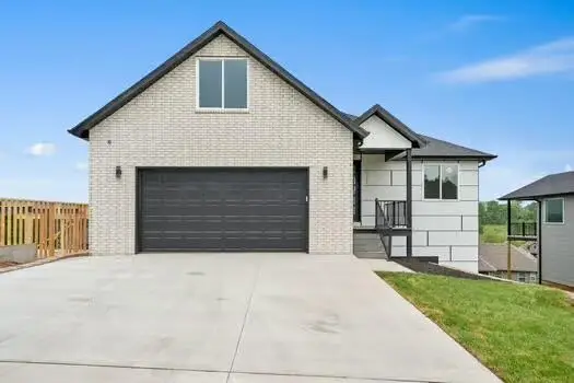 2113 N 26th Street, Ozark, MO 65721