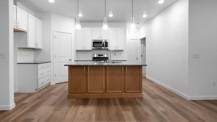 3954 E Fieldcrest Court, Brookline, MO 65619 - Image #2