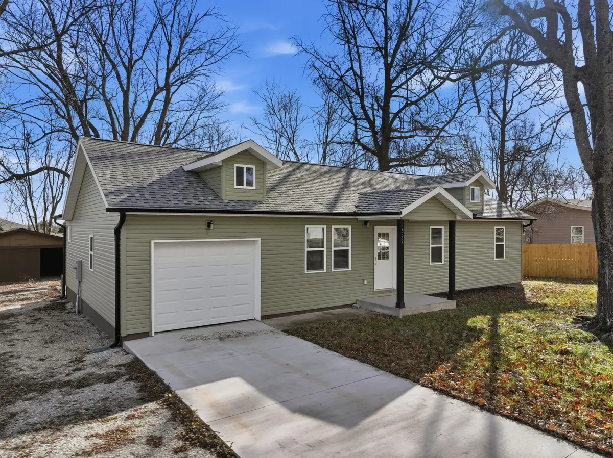 1922 S Village Lane, Bolivar, MO 65613 - Image #1