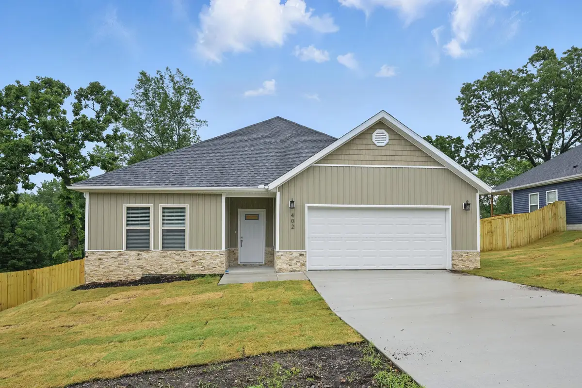 402 Barton Place, Neosho, MO 64850 - Image #1