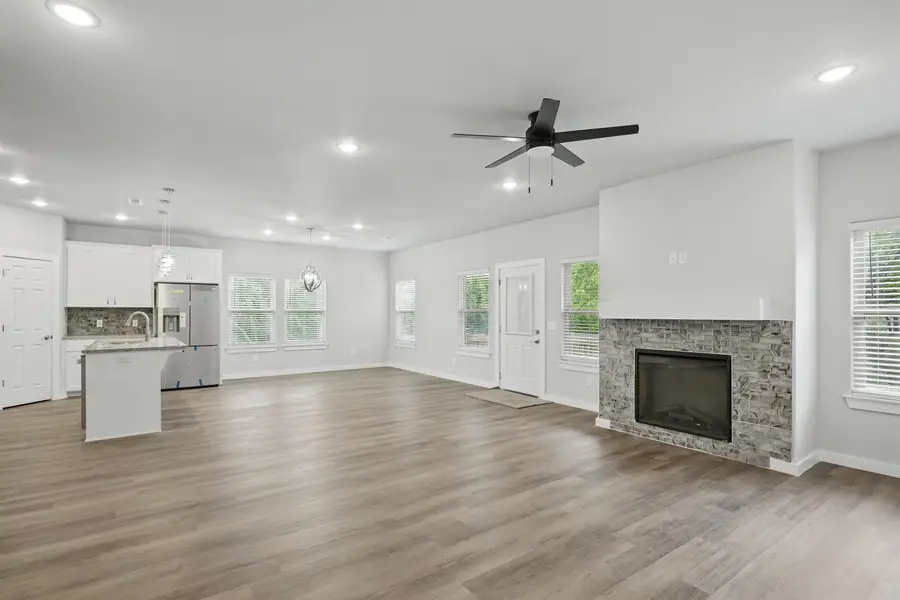 402 Barton Place, Neosho, MO 64850 - Image #3