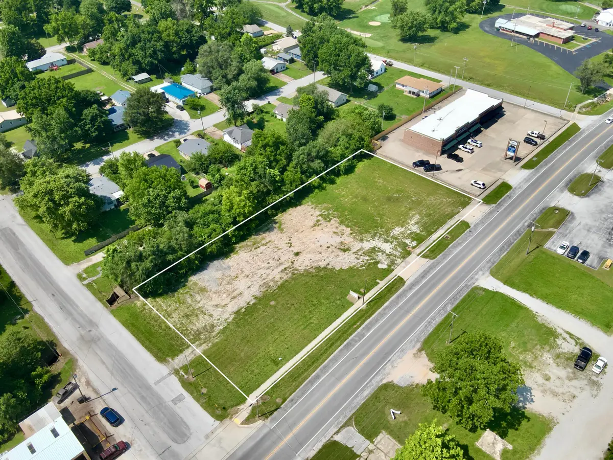 1302 W Broadway Street, Bolivar, MO 65613 - Image #1