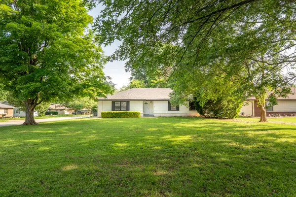 739 E Powell Street, Springfield, MO 65807