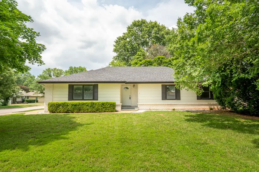 739 E Powell Street, Springfield, MO 65807 - Image #2