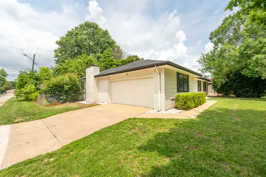 739 E Powell Street, Springfield, MO 65807 - Image #3